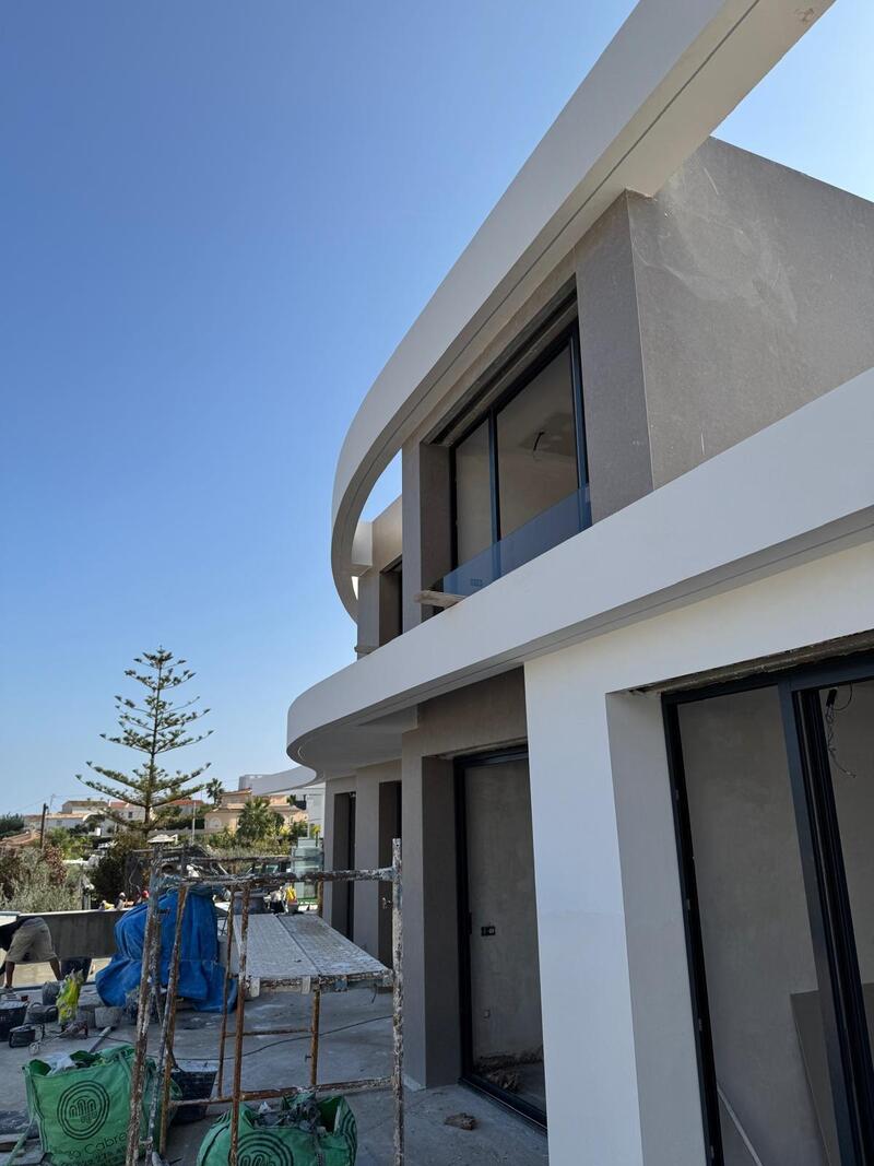 4 Cuarto Villa en venta