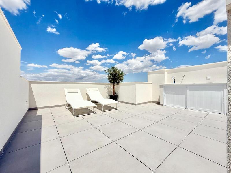 2 bedroom Townhouse for sale