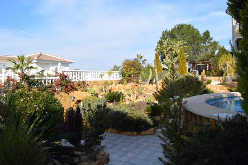 5 bedroom Villa for sale