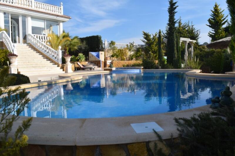 5 bedroom Villa for sale