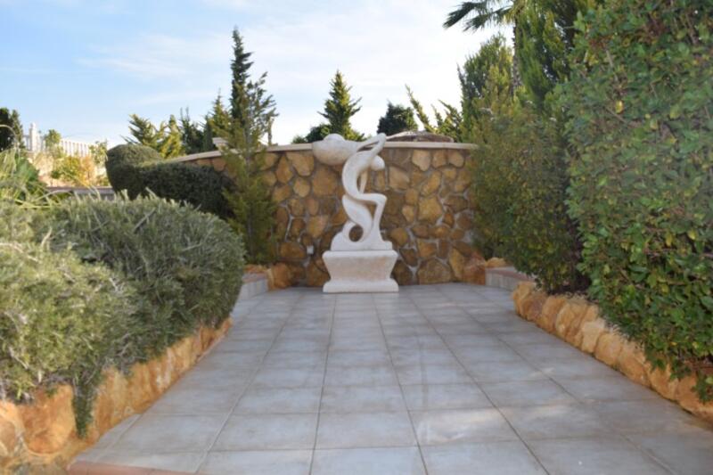 5 bedroom Villa for sale