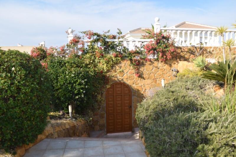 5 bedroom Villa for sale