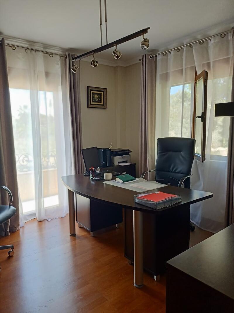 5 bedroom Villa for sale 5 bedroom Villa for sale