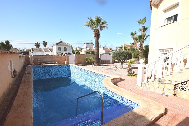 4 slaapkamer Villa Te koop