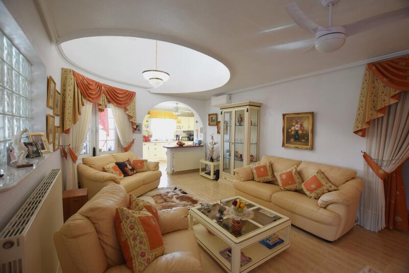 5 bedroom Villa for sale