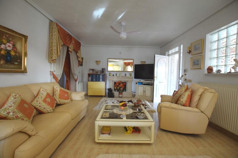 5 bedroom Villa for sale