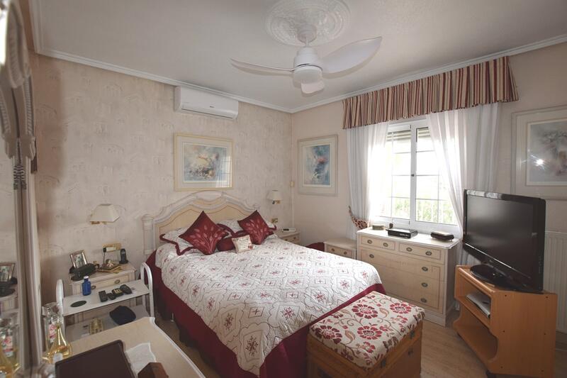 5 bedroom Villa for sale