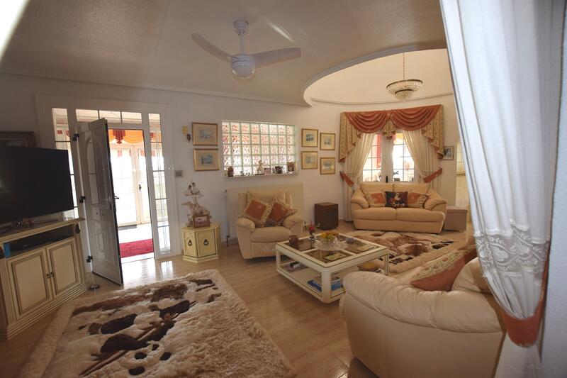 5 bedroom Villa for sale