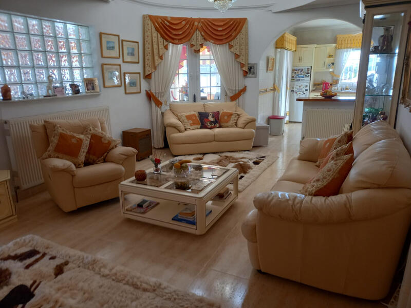 5 bedroom Villa for sale