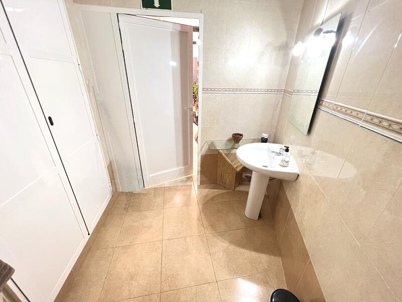 Handelsimmobilie zu verkaufen