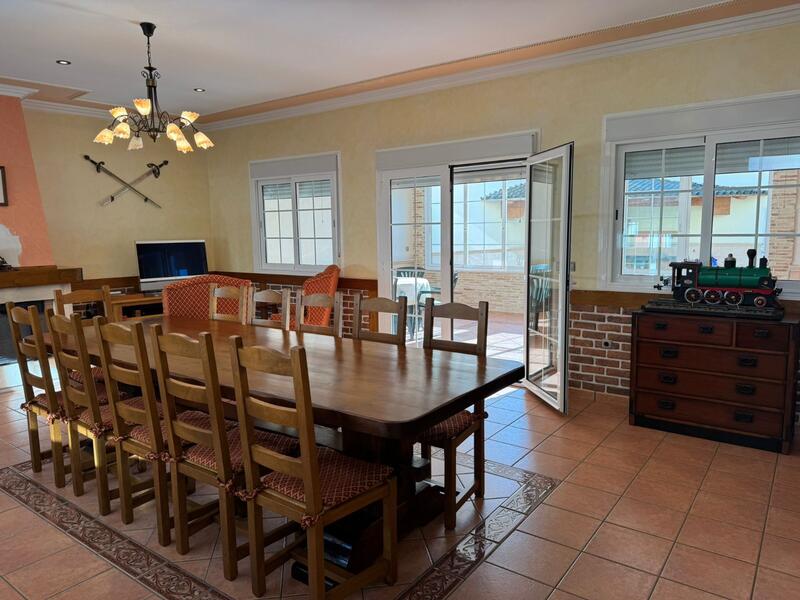 1 bedroom Townhouse for sale