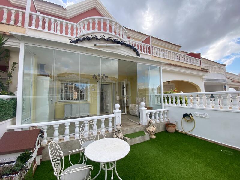 2 sovrum Radhus till salu