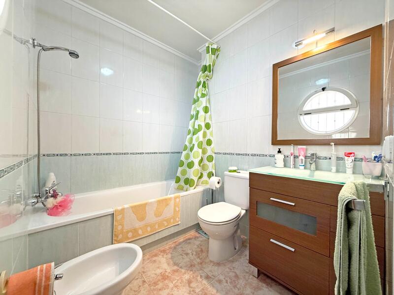 2 Cuarto Adosado en venta