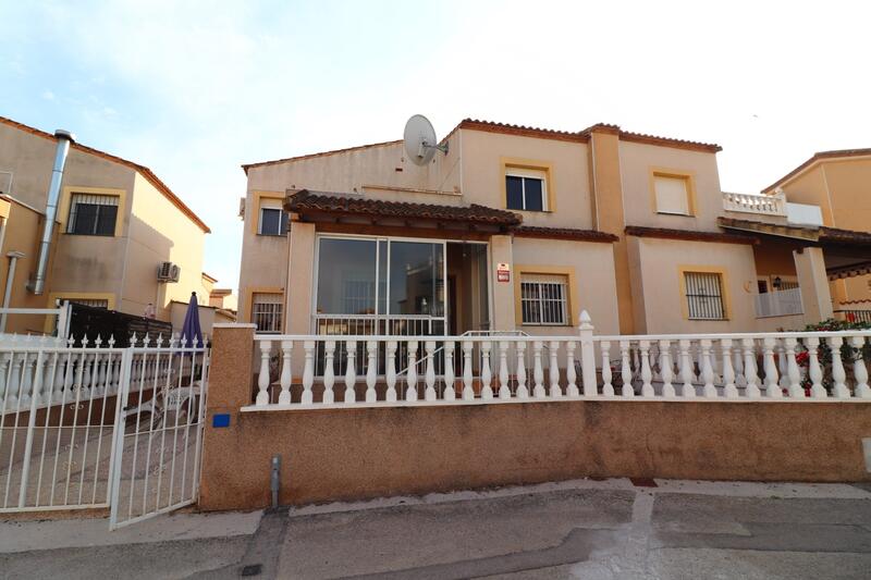 Villa Te koop in Algorfa, Alicante