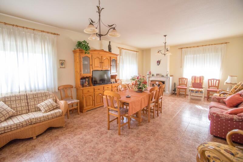 4 bedroom Country House for sale