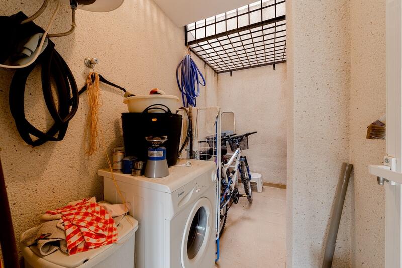 2 bedroom Townhouse for sale