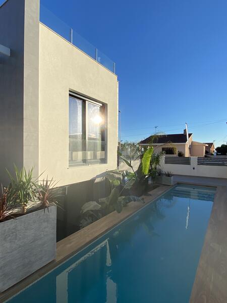 4 bedroom Villa for sale