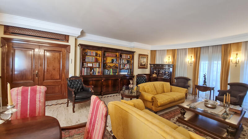 5 bedroom Villa for sale