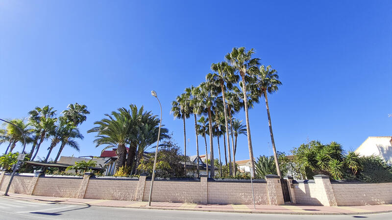 5 bedroom Villa for sale