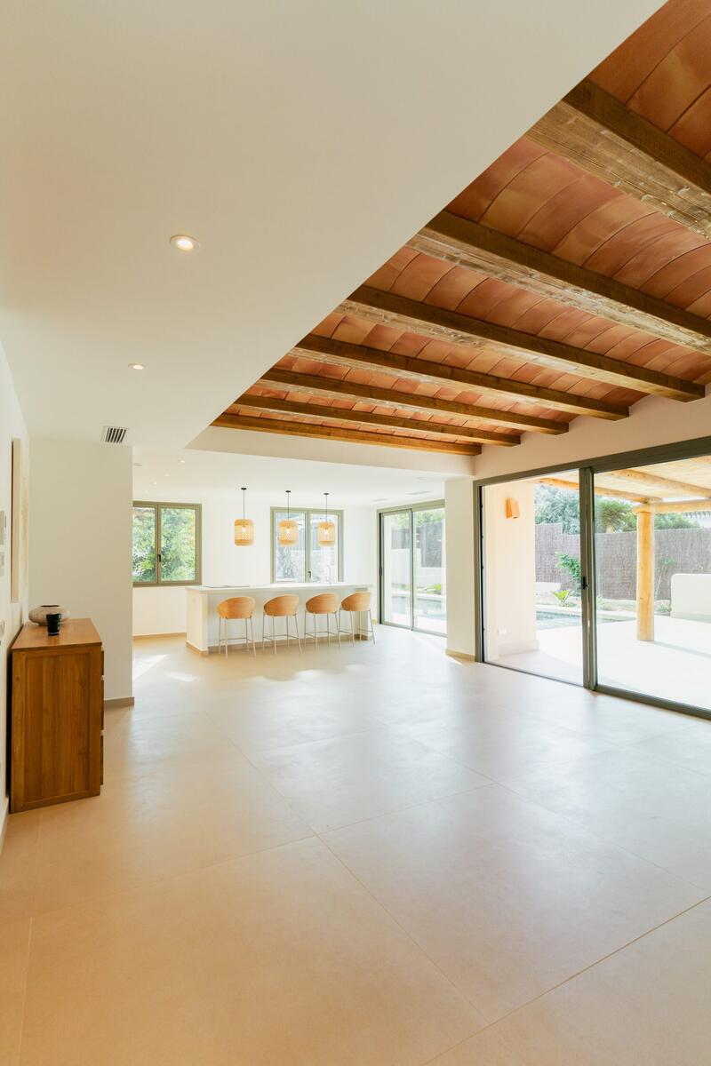 3 спальная комната вилла продается