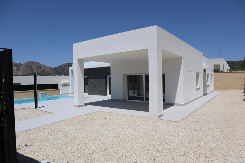 Villa for sale in La Romana, Alicante