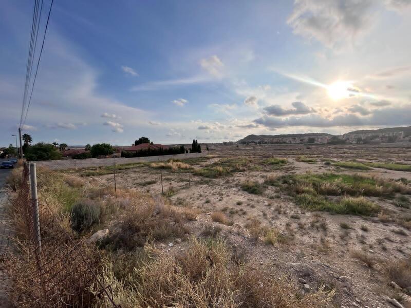 Jord til salg i Mutxamel, Alicante