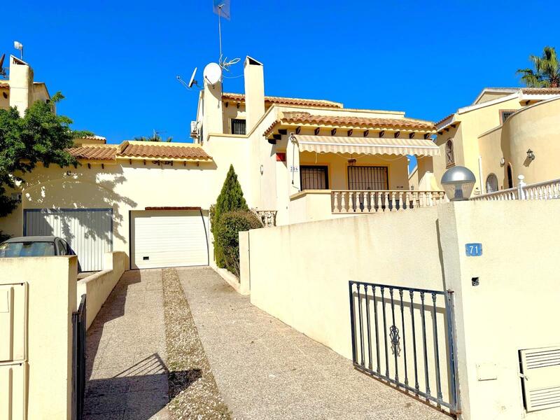 Villa en venta en Orihuela Costa, Alicante