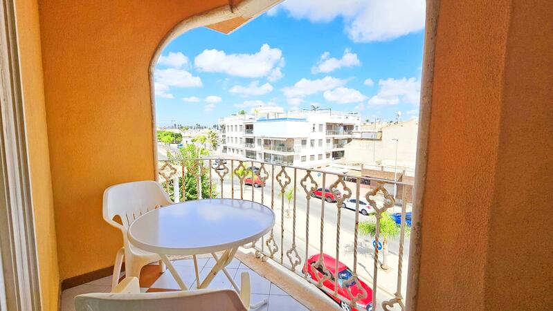 3 спальная комната городская тюрьма продается