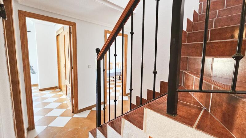 3 спальная комната городская тюрьма продается