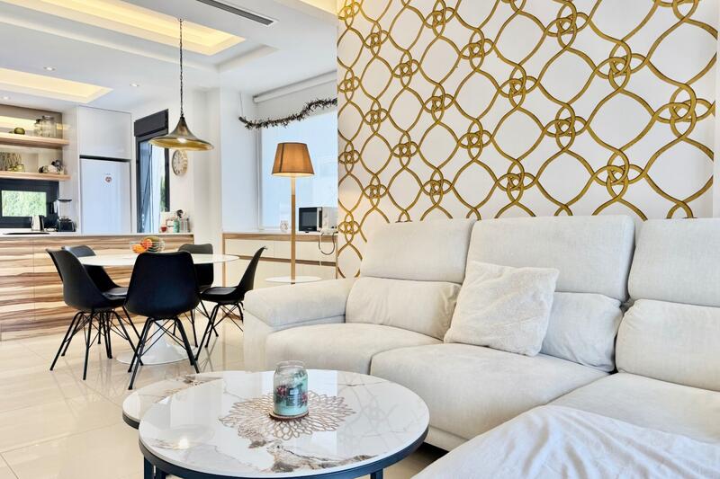 3 спальная комната городская тюрьма продается