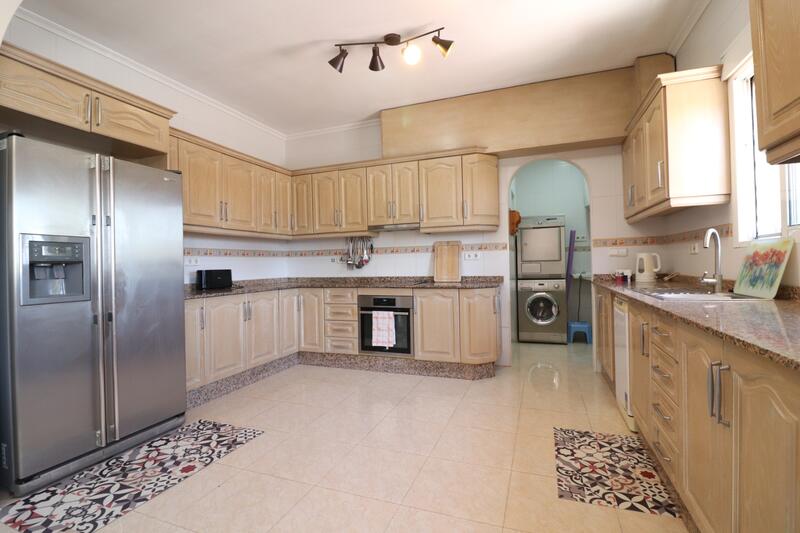 3 bedroom Country House for sale