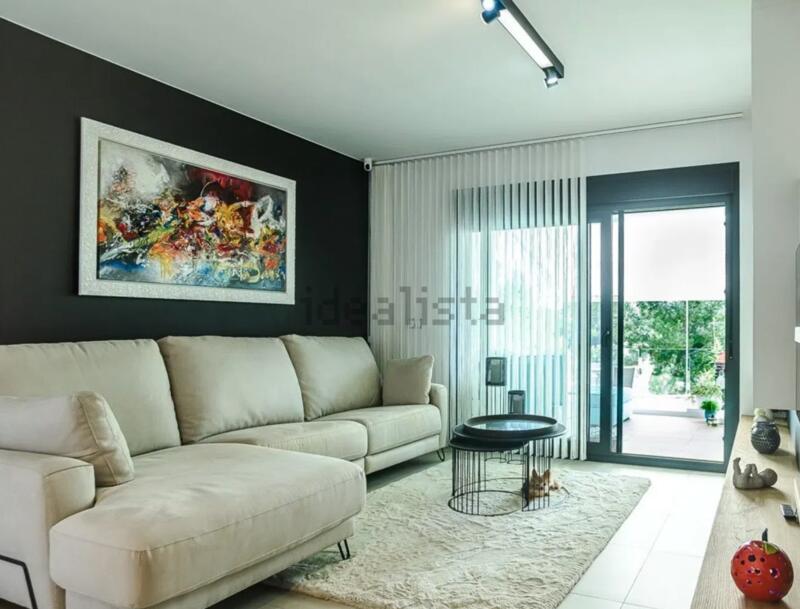 2 slaapkamer Gezinswoning Te koop 2 slaapkamer Gezinswoning Te koop