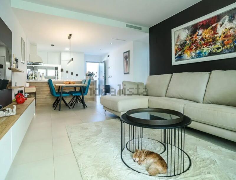 2 slaapkamer Gezinswoning Te koop 2 slaapkamer Gezinswoning Te koop