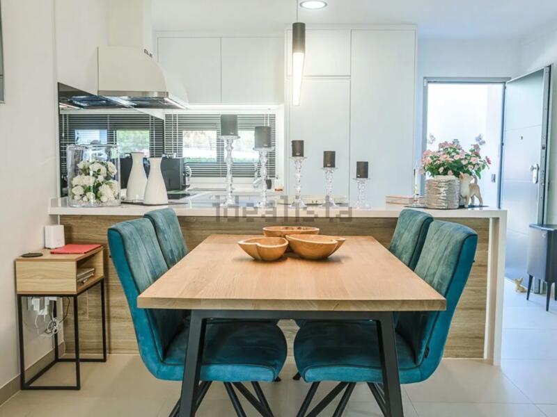 2 slaapkamer Gezinswoning Te koop 2 slaapkamer Gezinswoning Te koop