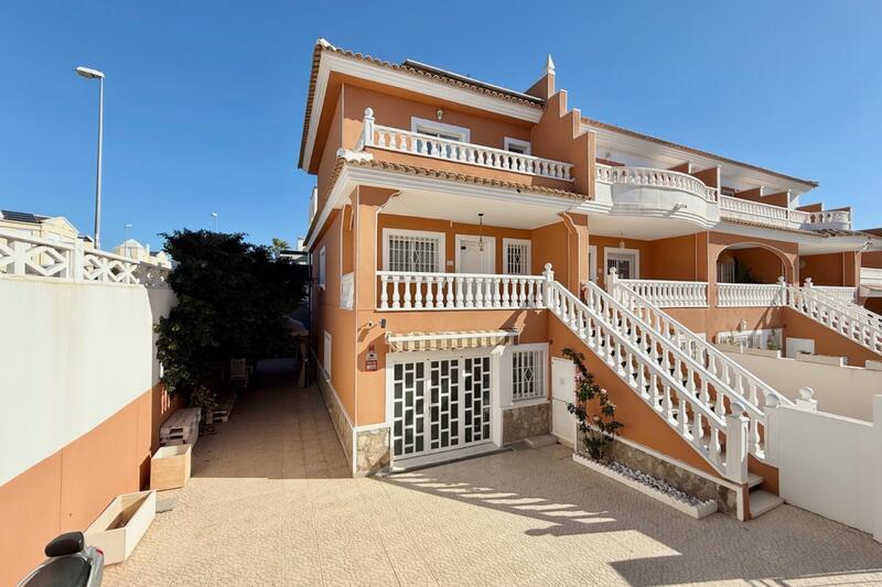 Villa for sale in Ciudad Quesada, Alicante