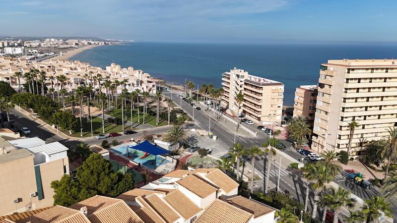 Tweezijdig Te koop in La Mata, Alicante