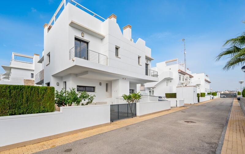 3 Cuarto Villa en venta 3 Cuarto Villa en venta