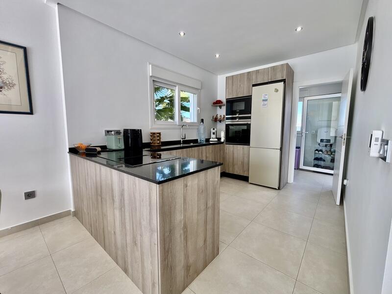 3 Schlafzimmer Villa zu verkaufen 3 Schlafzimmer Villa zu verkaufen