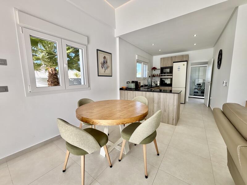 3 Schlafzimmer Villa zu verkaufen 3 Schlafzimmer Villa zu verkaufen