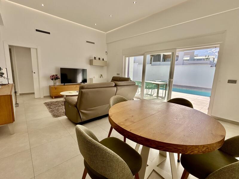 3 Schlafzimmer Villa zu verkaufen 3 Schlafzimmer Villa zu verkaufen