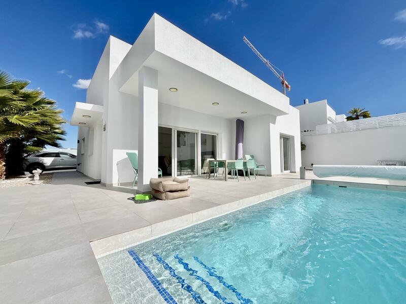 3 Schlafzimmer Villa zu verkaufen 3 Schlafzimmer Villa zu verkaufen