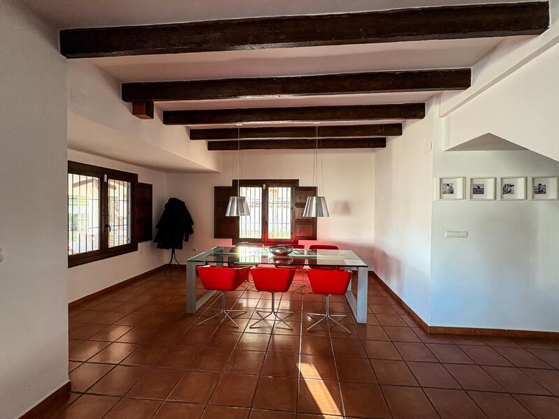 4 slaapkamer Villa Te koop 4 slaapkamer Villa Te koop