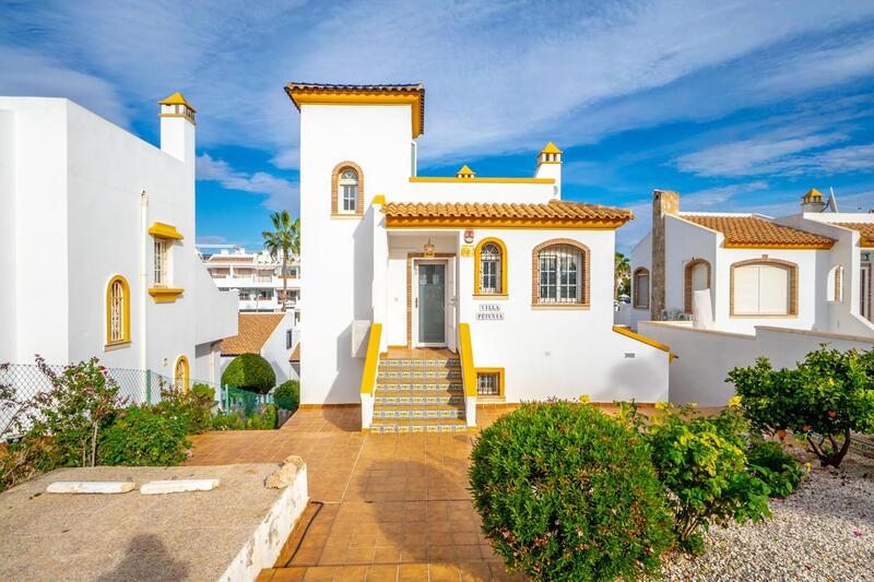 Villa til salgs i Orihuela Costa, Alicante