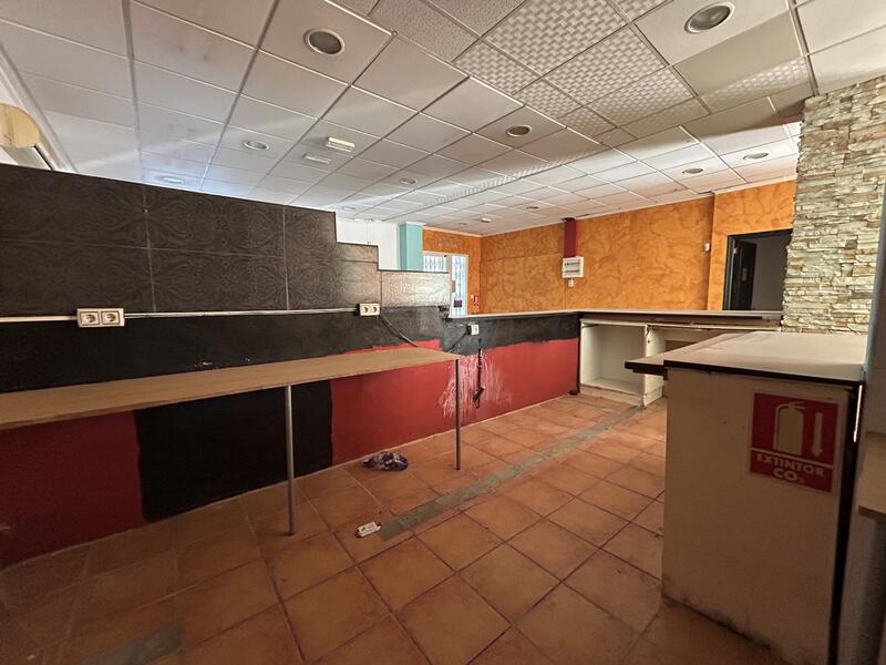 Kommersiella fastigheter till salu