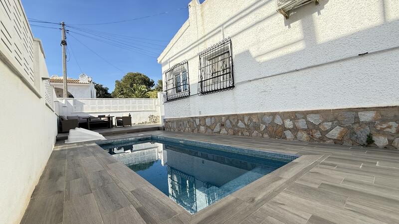 2 bedroom Villa for sale