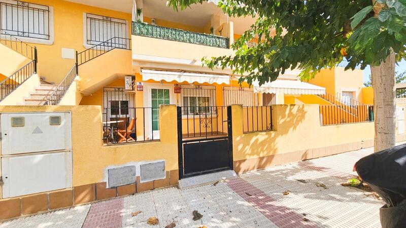 2 bedroom Townhouse for sale