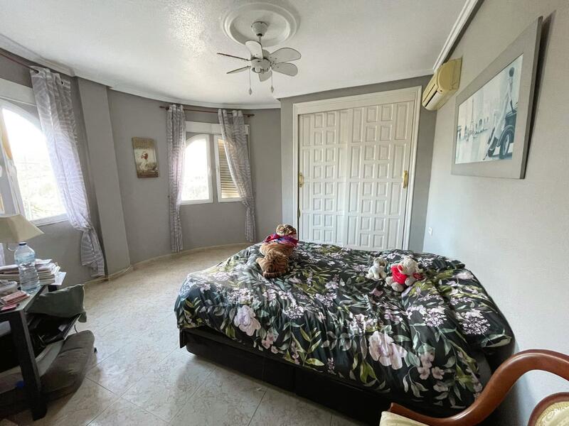 5 bedroom Villa for sale