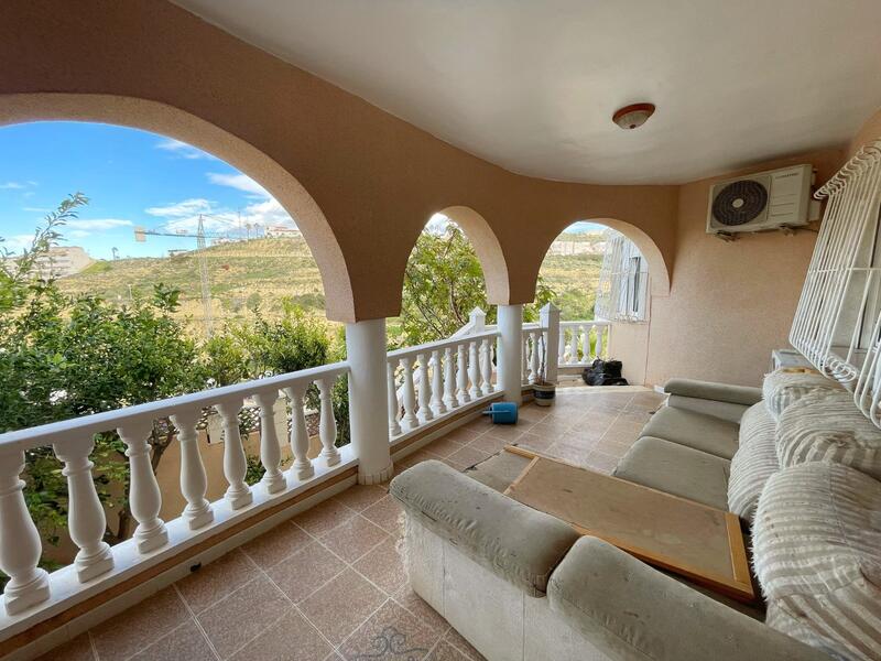 5 bedroom Villa for sale