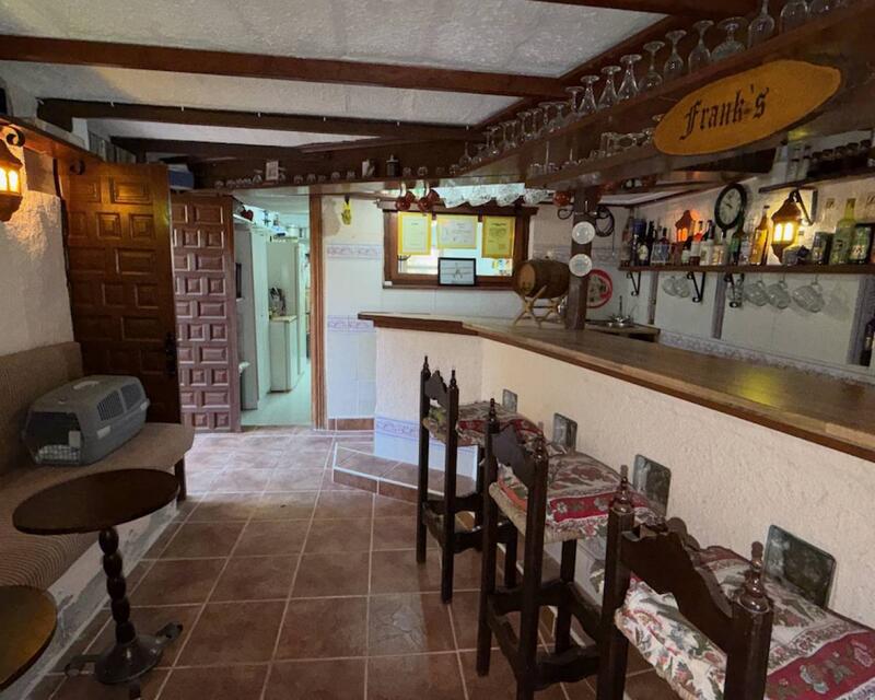 6 bedroom Country House for sale