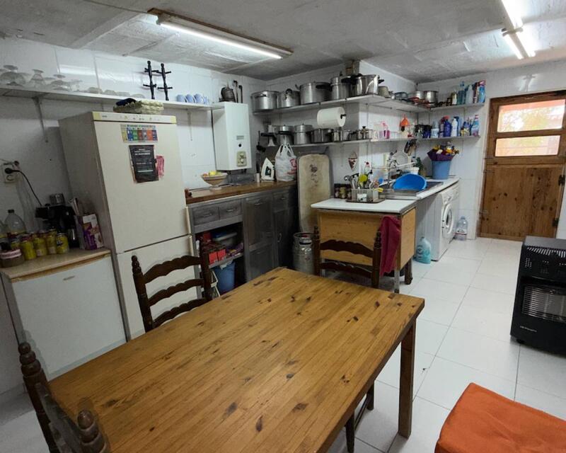 6 bedroom Country House for sale